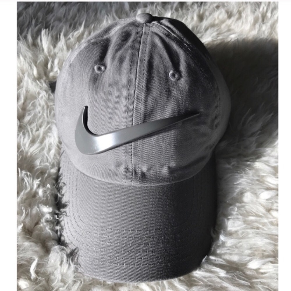 🆕 Nike Grey Logo Adjustable Hat